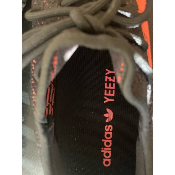 ⚫️🔴Yeezy Boost 350 V2🔴⚫️ - Picture 3 of 6